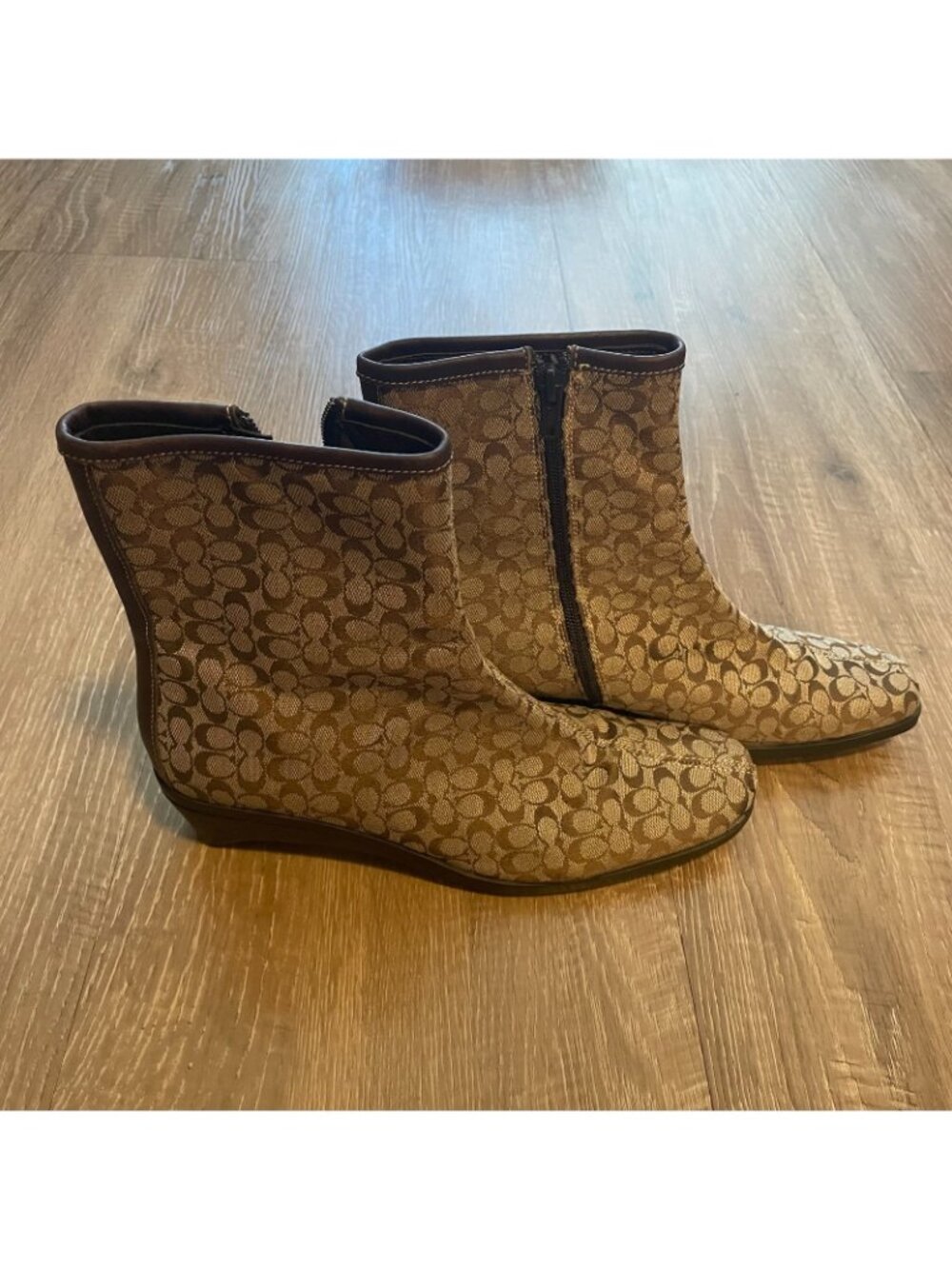 Coach Signature Sallie Boots Women's US Size 9B Khaki Brown Ankle Boot - Picture 2 of 8